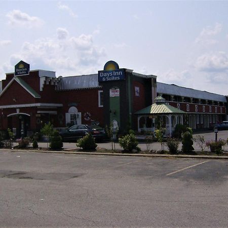 Days Inn & Suites By Wyndham Terre Haute Dış mekan fotoğraf