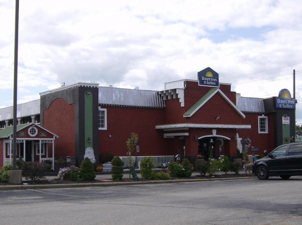 Days Inn & Suites By Wyndham Terre Haute Dış mekan fotoğraf