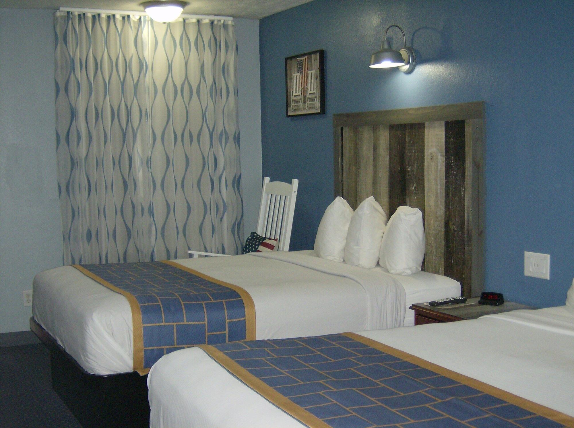 Days Inn & Suites By Wyndham Terre Haute Dış mekan fotoğraf